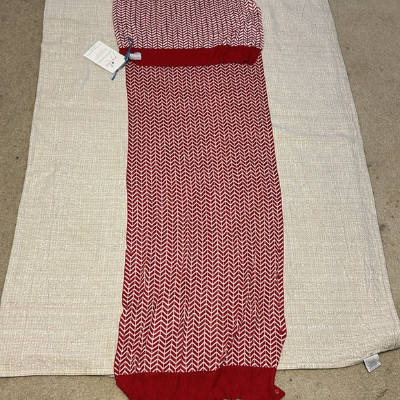 Red and white scarf women’s - Picture 2 of 5
